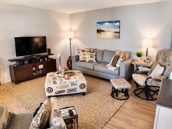 16900 NE 14th Ave, Unit 305, Miami, FL 33162