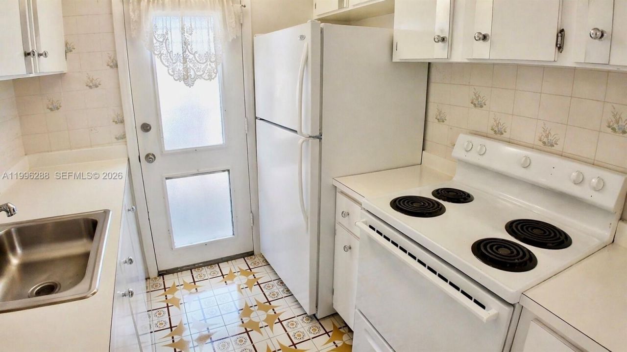 16900 NE 14th Ave, Unit 305, Miami, FL 33162 Photo