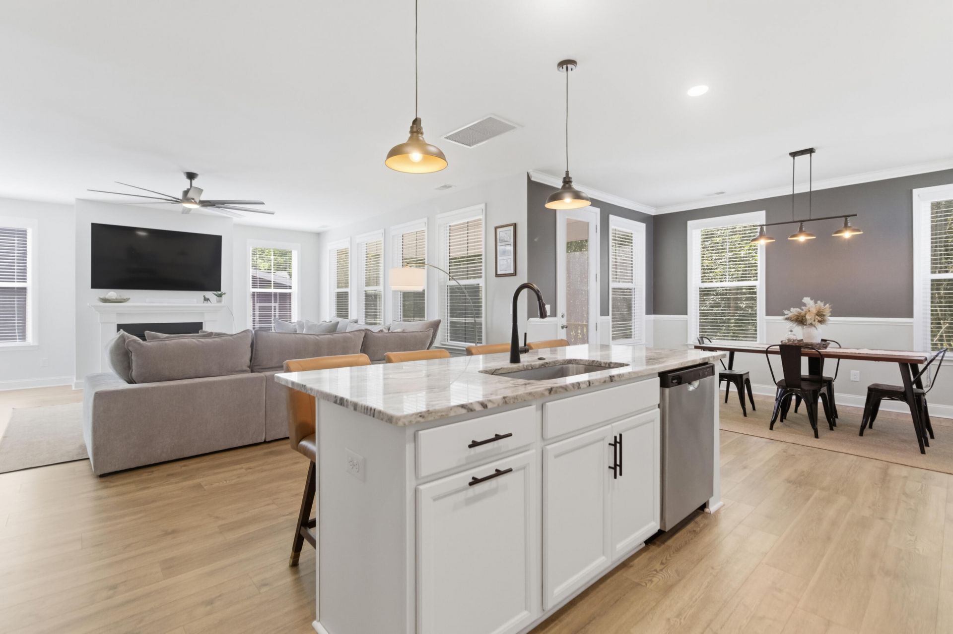 107 Abbey Terrace Road Photo 10