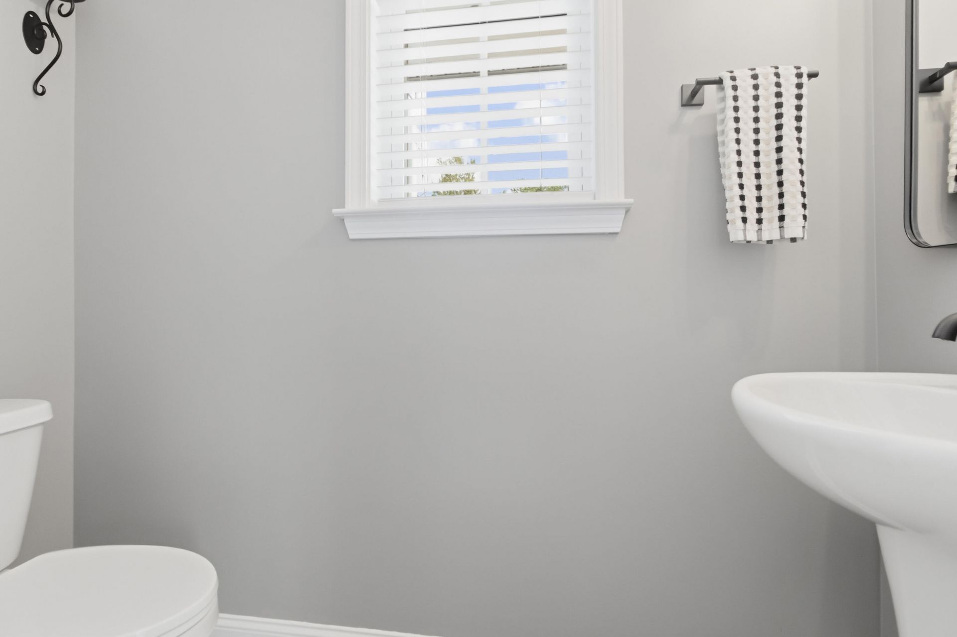 107 Abbey Terrace Road Photo 56