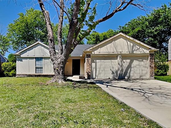 1805 Crimson Court, Arlington, TX 76018