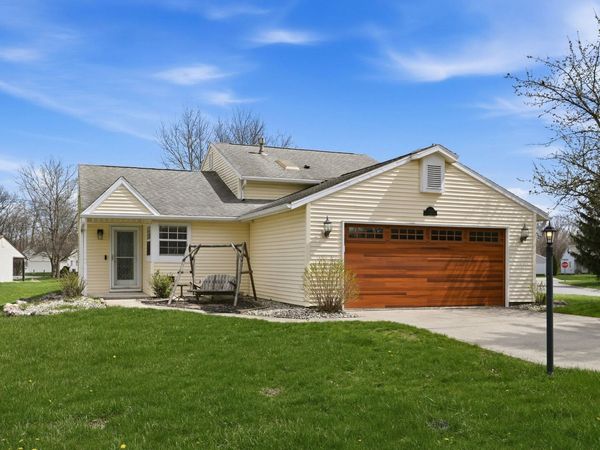 7808 Stonegate Place, Fort Wayne, IN 46825
