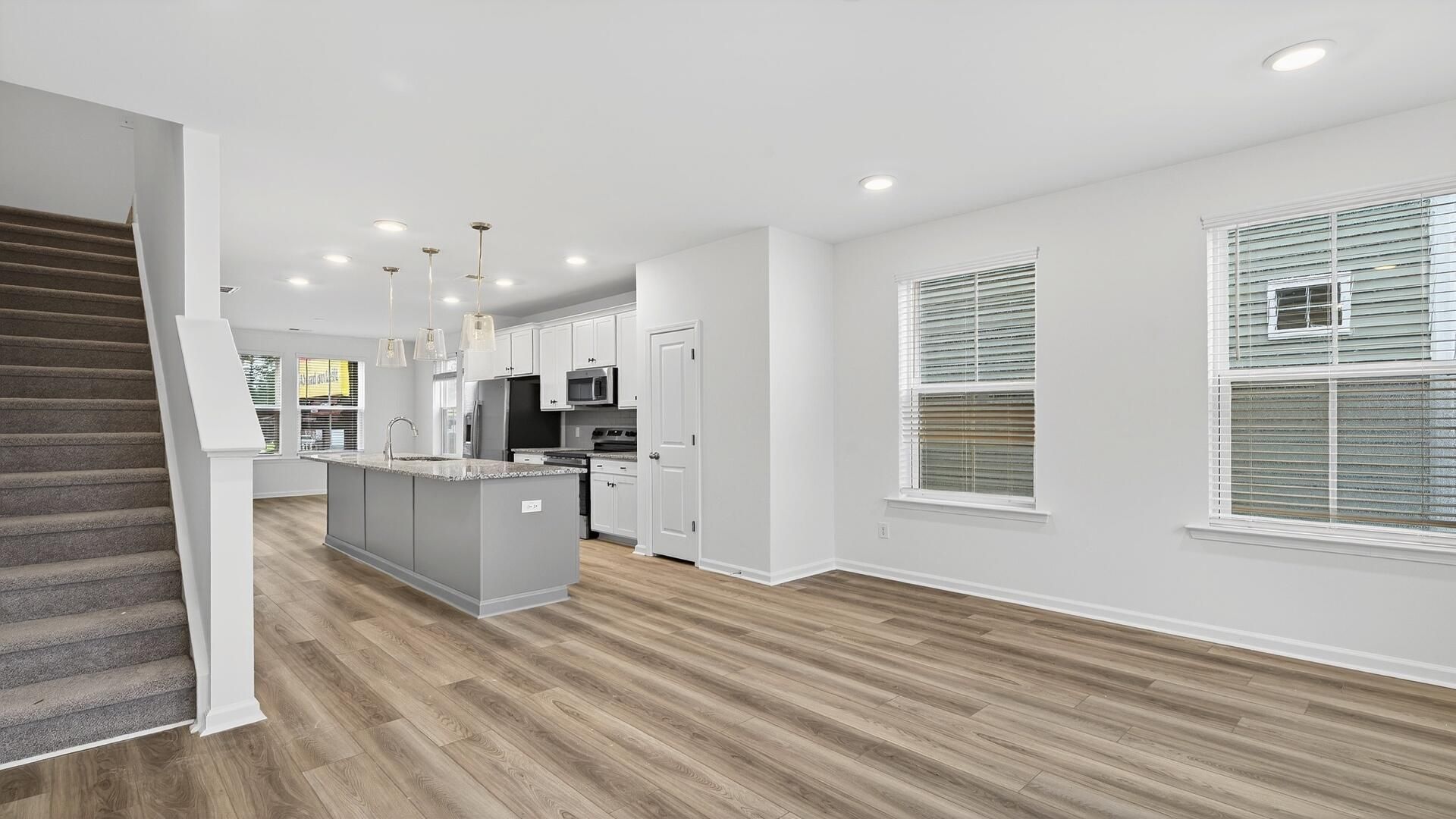 4633 Forest Hills Drive Photo 6