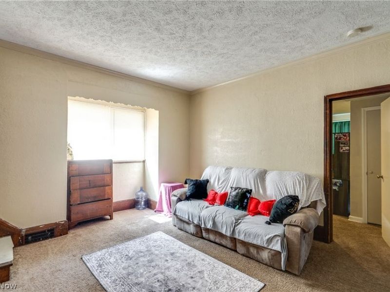 242 5th Street NW, Barberton, OH 44203 Photo 5