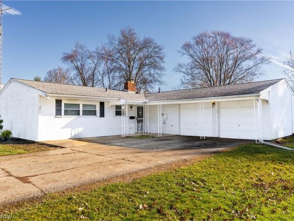 1718 Fernwood Boulevard , Alliance, OH 44601