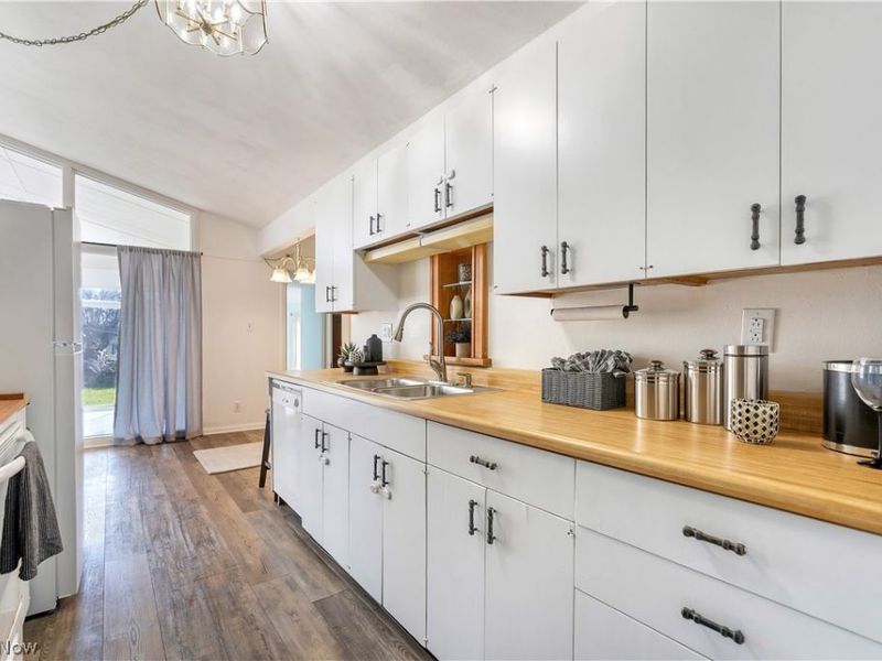 1718 Fernwood Boulevard , Alliance, OH 44601 Photo 11