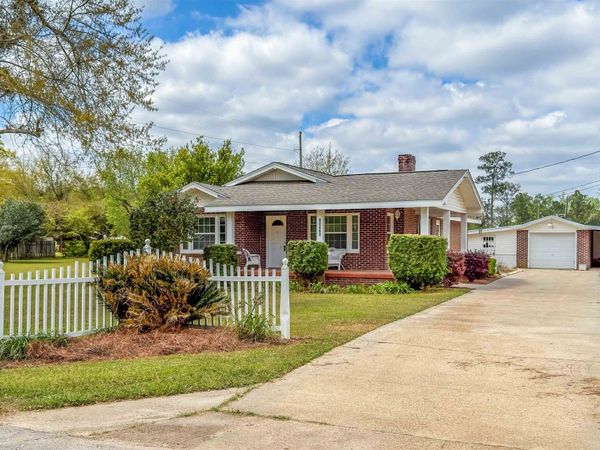 15870 SE Pear Street, Blountstown, FL 32424