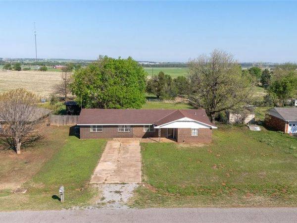 2024 E Robberts Avenue, Kingfisher, OK 73750