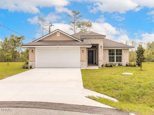 18 Squadron Place, Palm Coast, FL 32164