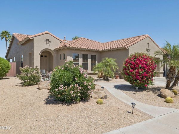 15672 W ROANOKE Avenue, Goodyear, AZ 85395