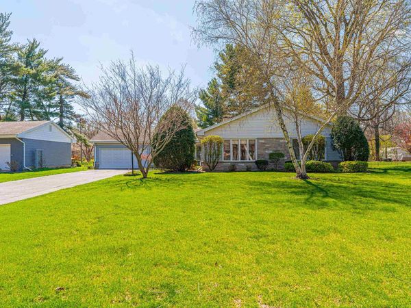 215 Park Place Place, Lincoln, IL 62656