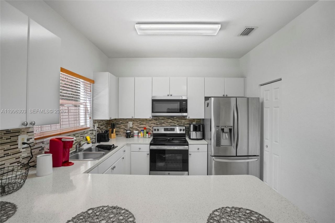 14098 SW 51st Ct, Miramar, FL 33027 Photo