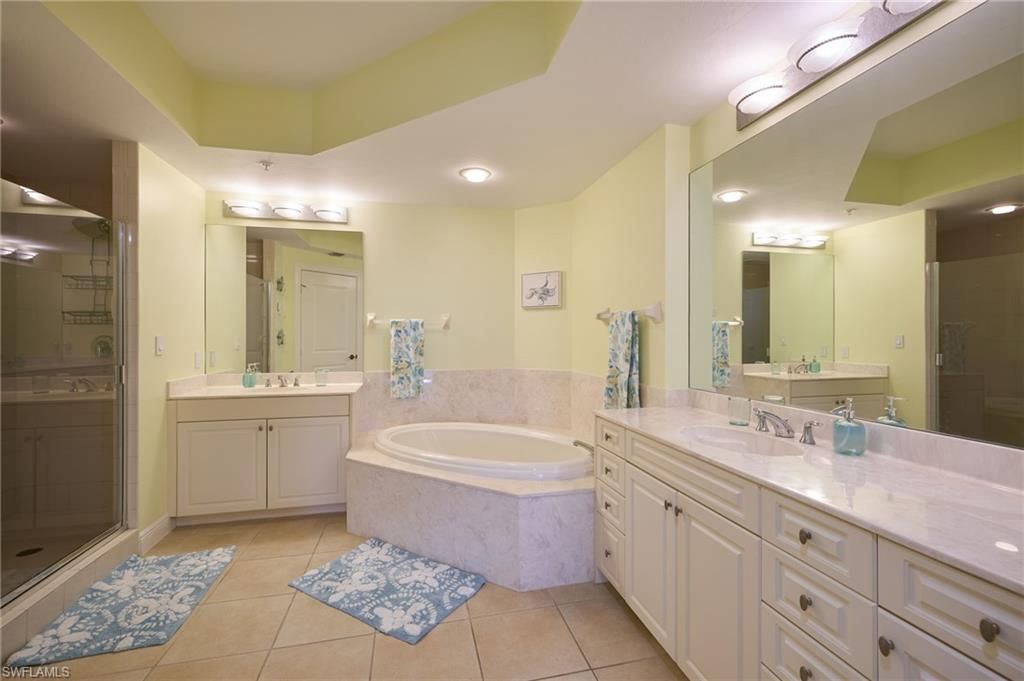 5702 Cape Harbour Dr, Unit 204, Cape Coral, FL 33914 Photo