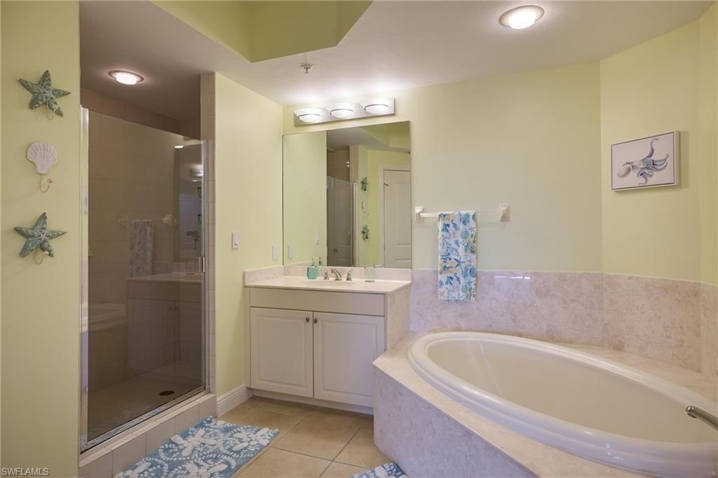 5702 Cape Harbour Dr, Unit 204, Cape Coral, FL 33914 Photo
