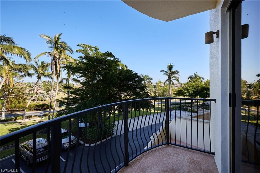 5702 Cape Harbour Dr, Unit 204, Cape Coral, FL 33914 Photo