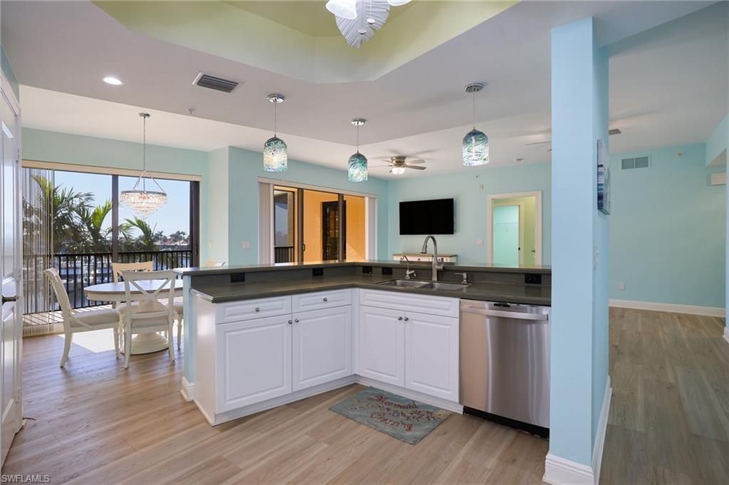 5702 Cape Harbour Dr, Unit 204, Cape Coral, FL 33914 Photo