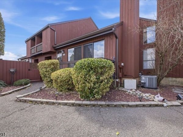 26 Bloomingdale Dr, Hillsborough, NJ 08844