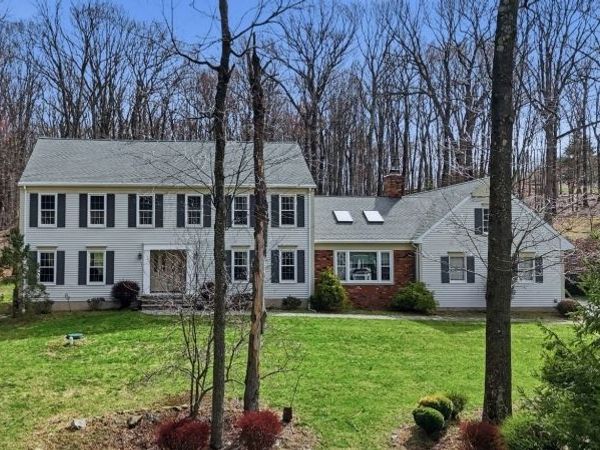 10 Acorn Dr, Washington, NJ 07853