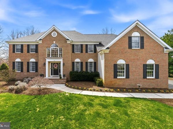 25 MILLENNIUM DRIVE , COLUMBUS, NJ 08022