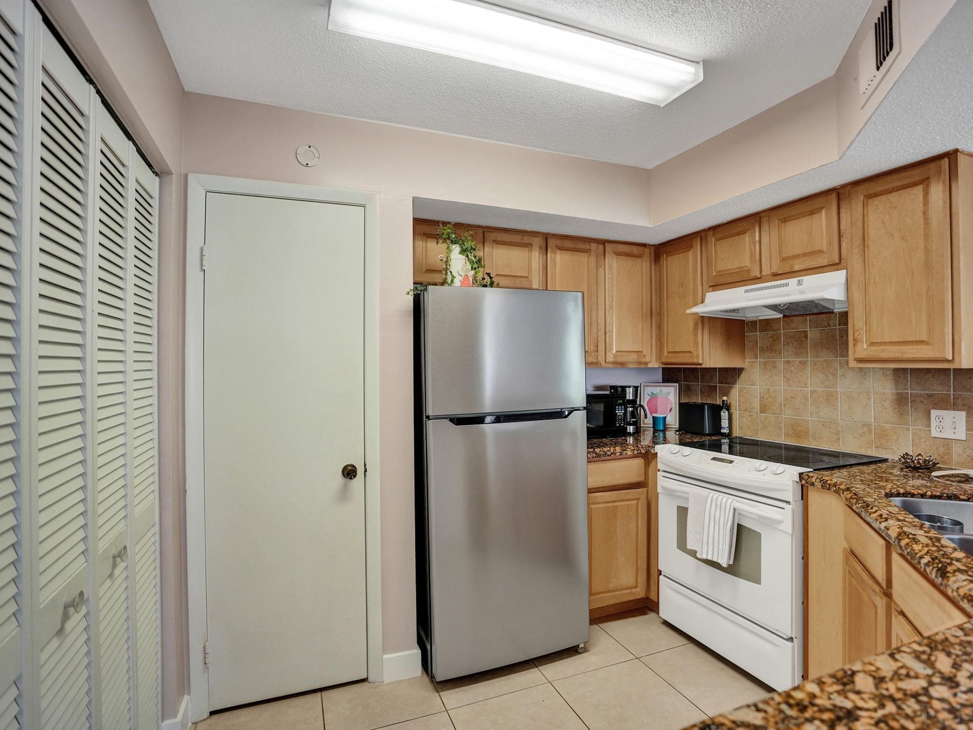 815 W Boynton Beach Boulevard, Unit 9-108, Boynton Beach, FL 33426 Photo