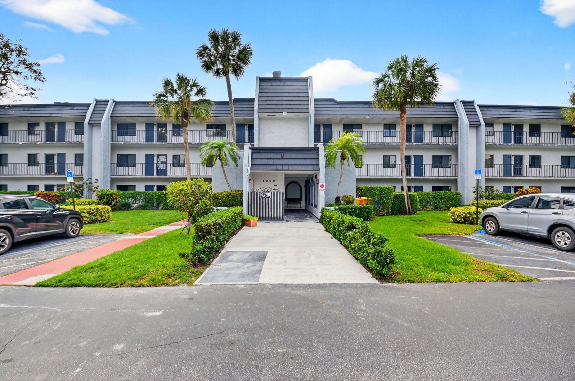 4290 Deste Court, Unit 303, Lake Worth, FL 33467 Photo