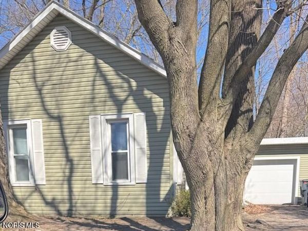 420 Sand Ridge Road , Bowling Green, OH 43402