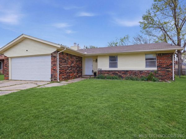 1761 S Spruce Avenue , Broken Arrow, OK 74012