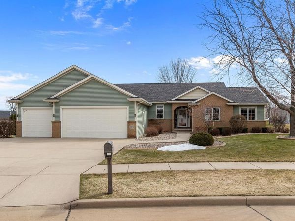 2304 HAYSACHER COURT, Kaukauna, WI 54130