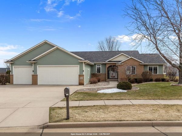 2304 HAYSACHER COURT, Kaukauna, WI 54130