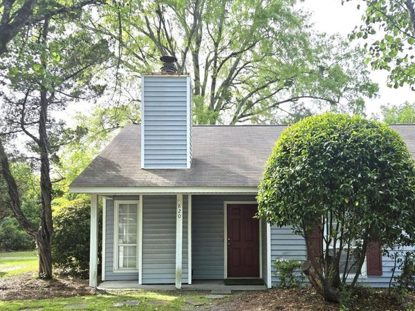 820 Varsity Drive , Wilmington, NC 28403