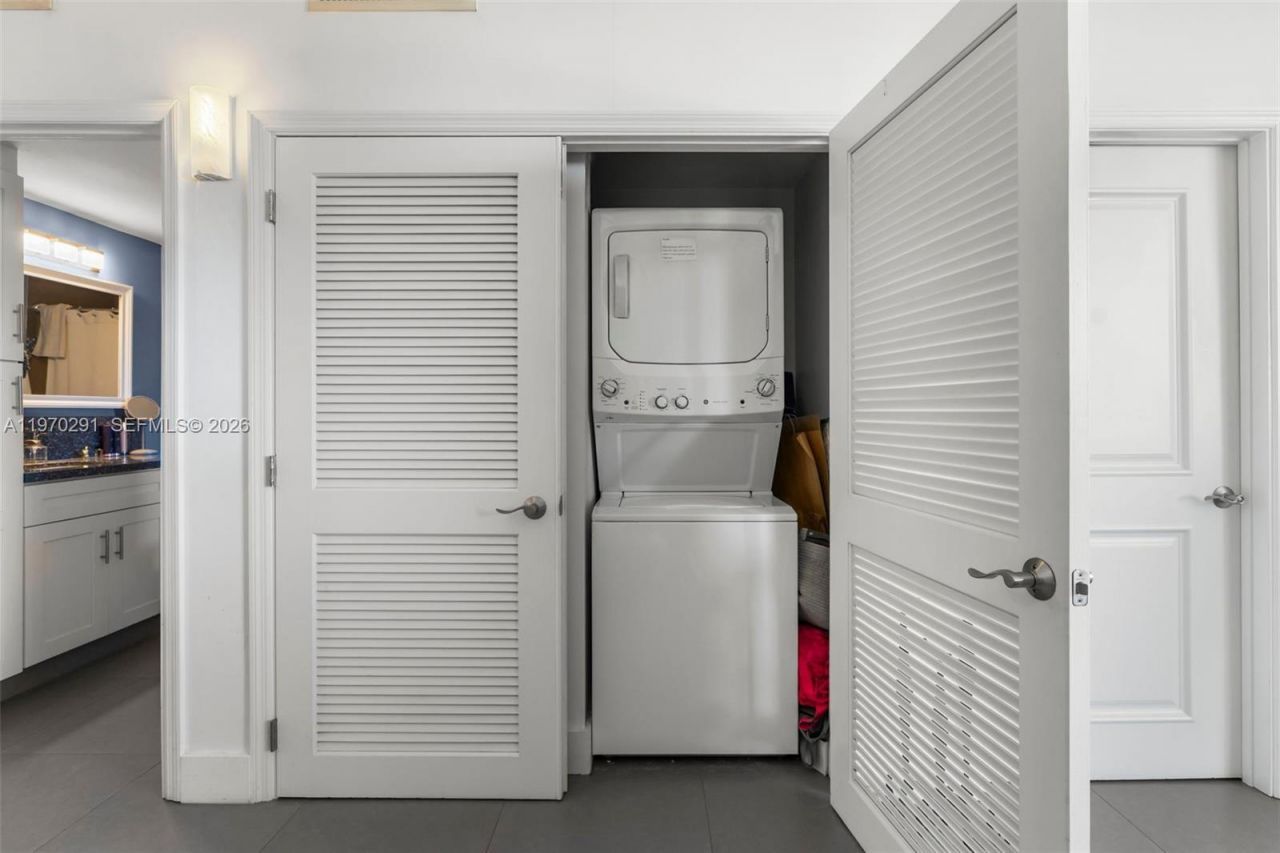 1401 SW 22nd St, Unit 1503, Miami, FL 33145 Photo