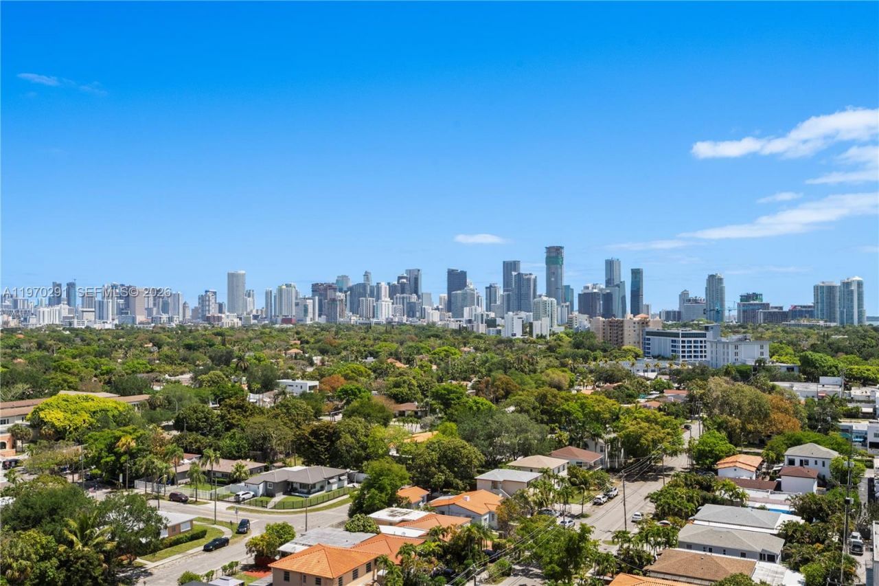 1401 SW 22nd St, Unit 1503, Miami, FL 33145 Photo