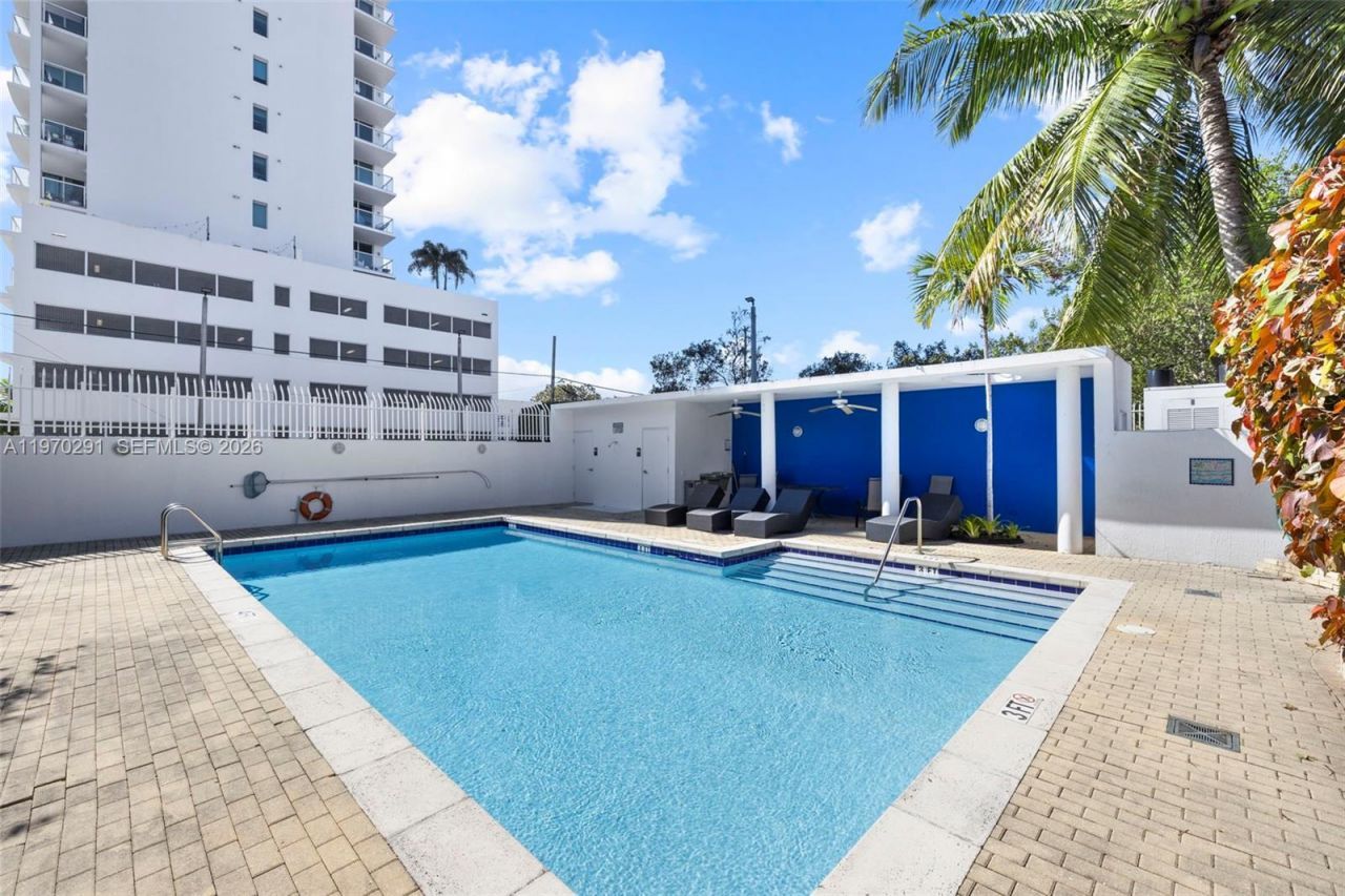 1401 SW 22nd St, Unit 1503, Miami, FL 33145 Photo