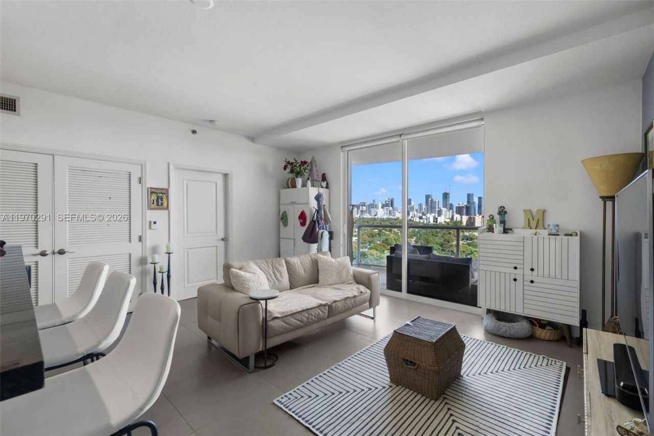 1401 SW 22nd St, Unit 1503, Miami, FL 33145 Photo