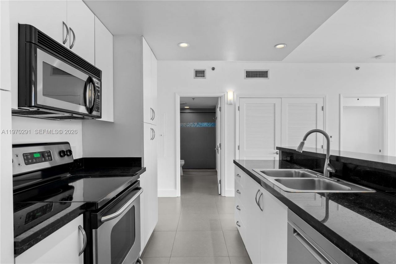 1401 SW 22nd St, Unit 1503, Miami, FL 33145 Photo