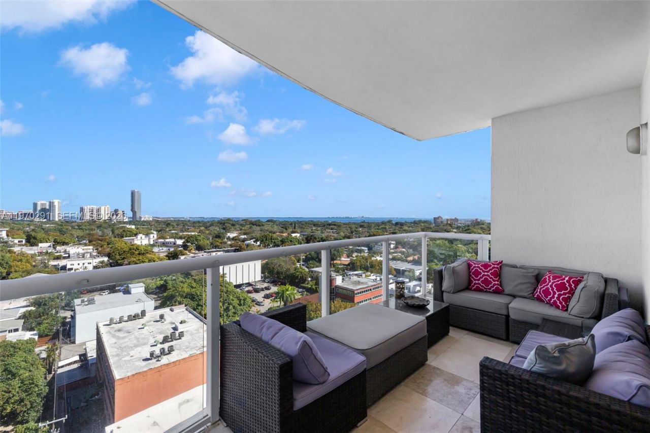 1401 SW 22nd St, Unit 1503, Miami, FL 33145 Photo