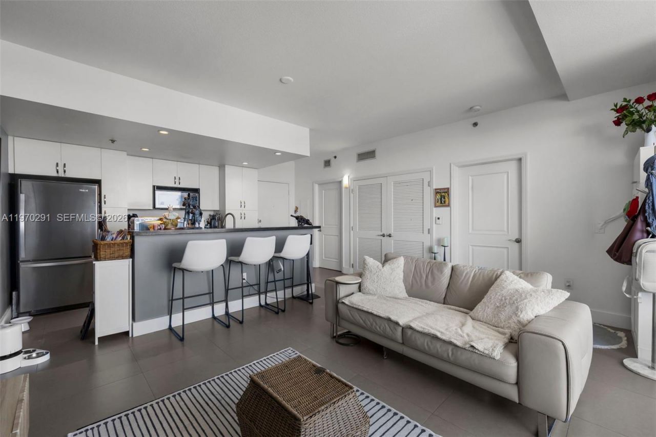 1401 SW 22nd St, Unit 1503, Miami, FL 33145 Photo