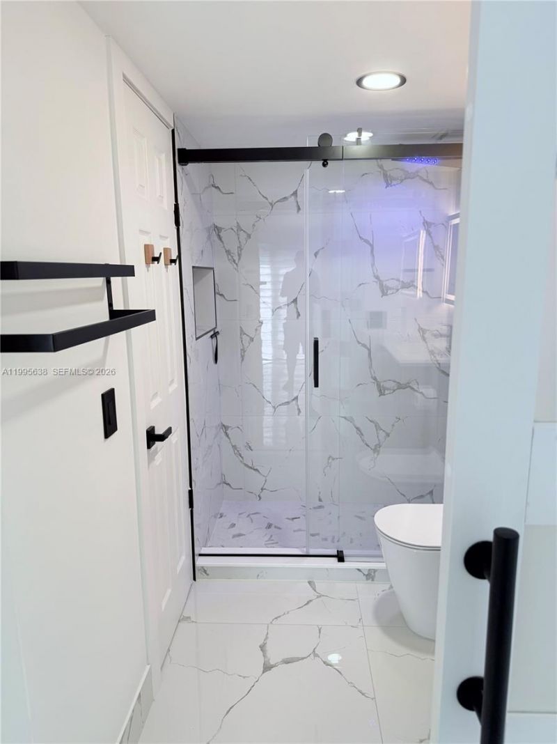 8660 NW 5th Ter, Unit 15-108, Miami, FL 33126 Photo