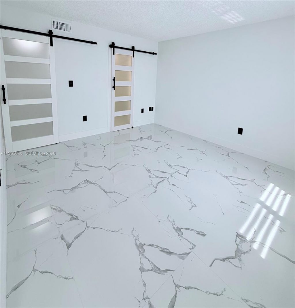 8660 NW 5th Ter, Unit 15-108, Miami, FL 33126 Photo