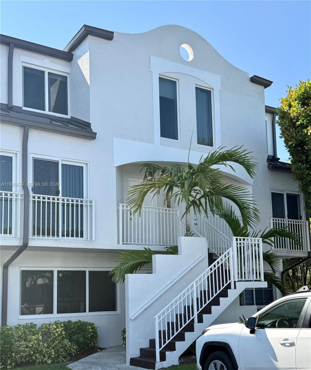 8660 NW 5th Ter, Unit 15-108, Miami, FL 33126 Photo