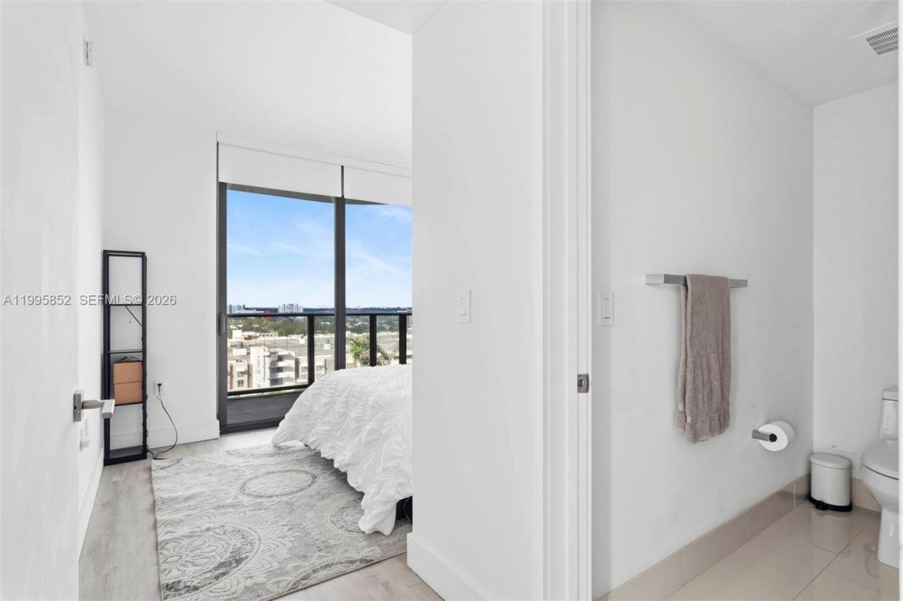 121 NE 34th St, Unit 1001, Miami, FL 33137 Photo