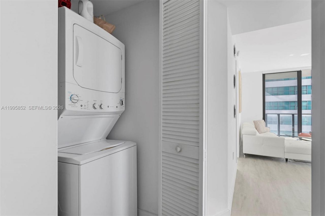 121 NE 34th St, Unit 1001, Miami, FL 33137 Photo