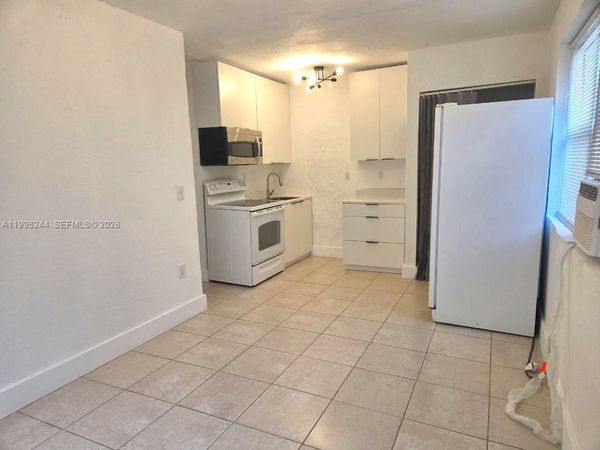 34 SW 6th Ave, Unit 4, Dania Beach, FL 33004