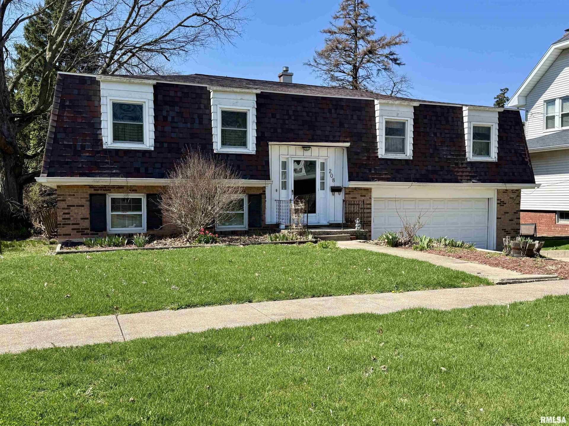 208 S Market Street, Knoxville, IL 61448 Main Photo