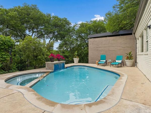 2001 Saint Charles Place, Fort Worth, TX 76107