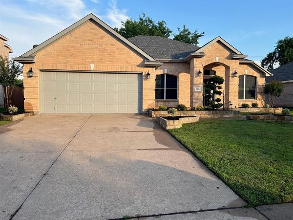 2204 Windcastle Drive, Mansfield, TX 76063