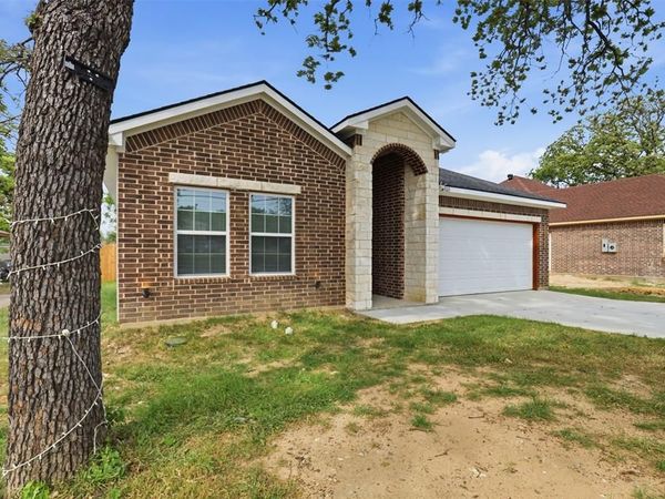 2611 Hunting Drive, Fort Worth, TX 76119
