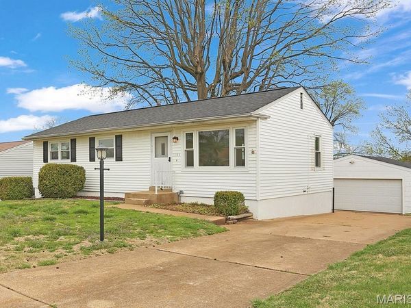 11125 Pine Forest Drive, St Louis, MO 63126