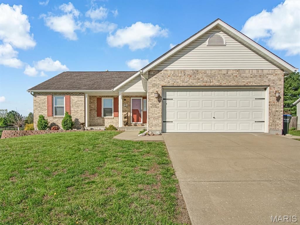 135 Westview Place, Waterloo, IL 62298 Main Photo