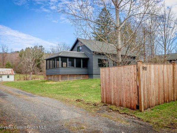 918 New York 203 , Chatham, NY 12037